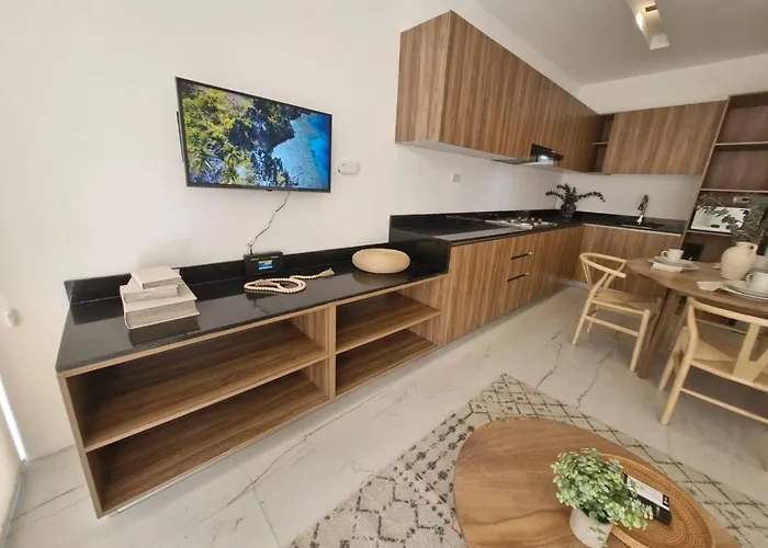 Super Cute Flat On 5th Ave In Pdc Steps From